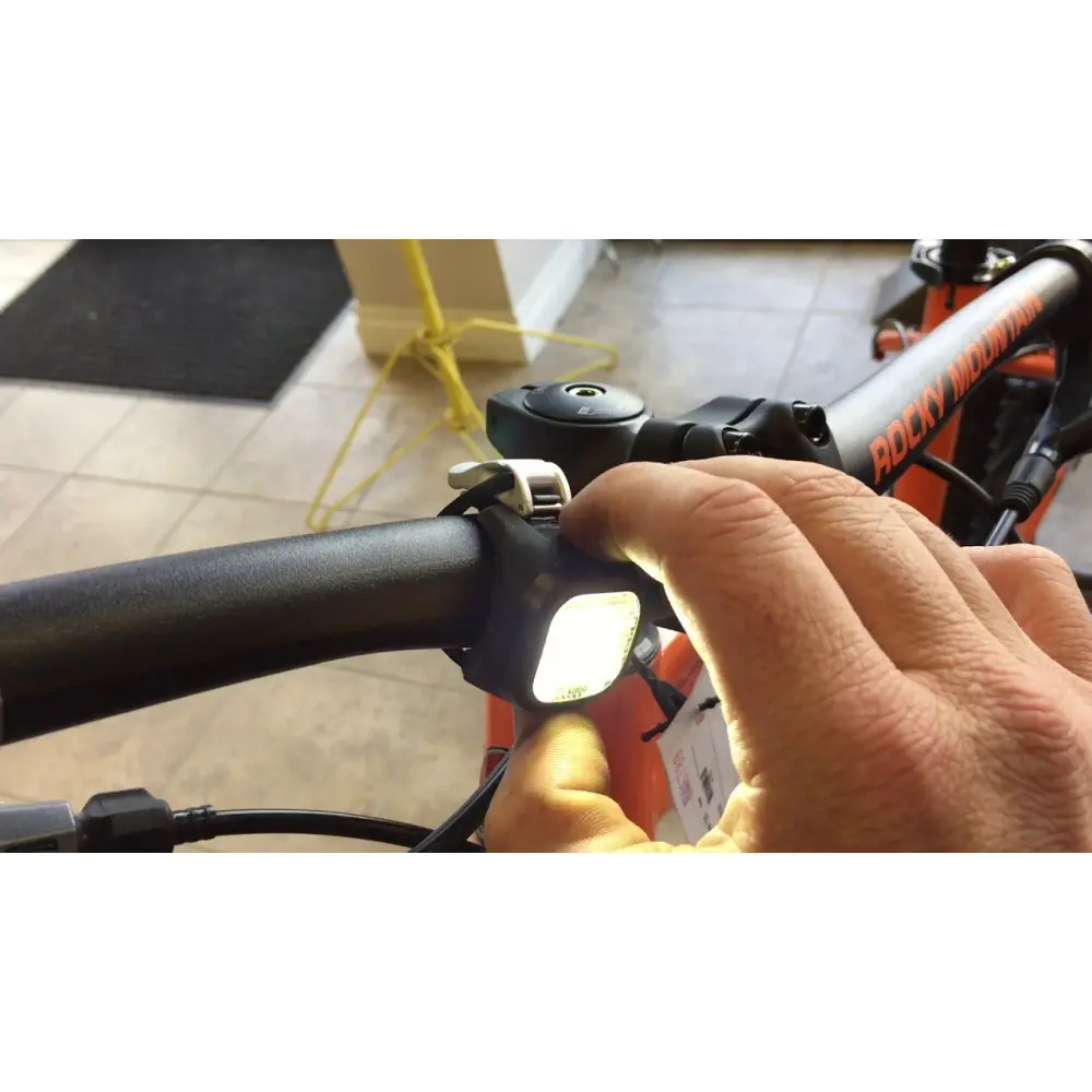 Мигалка передняя Knog Blinder Mini Dot Front 20 Lumens Black