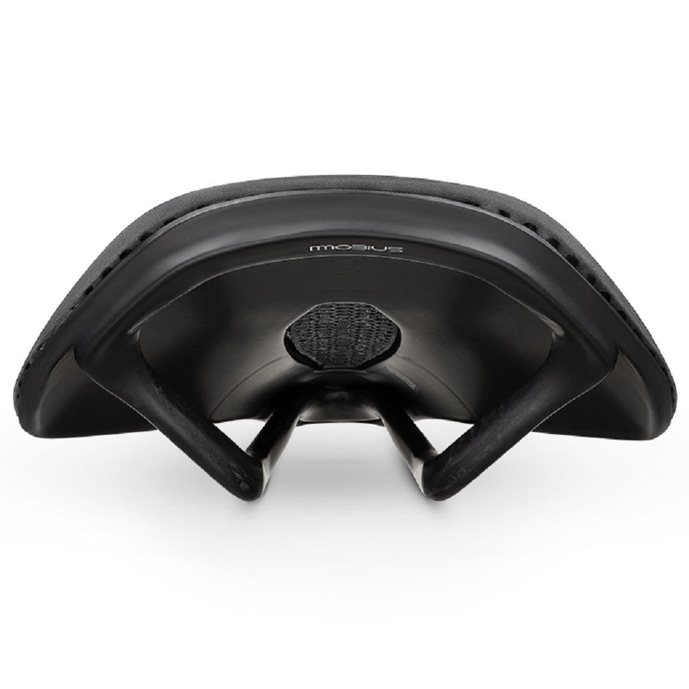 Седло FIZIK VENTO ARGO 00 CARBON 140мм, 134 г Седло FIZIK VENTO ARGO 00 CARBON 140мм, 134 г